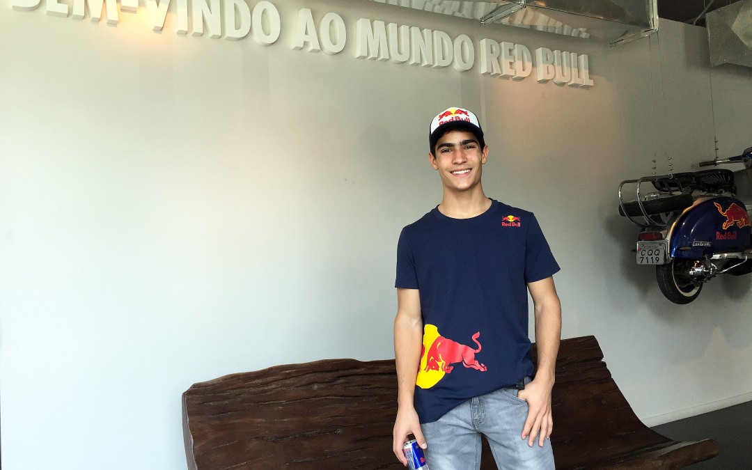 Sérgio Sette Câmara visitou a sede da Red Bull Brasil